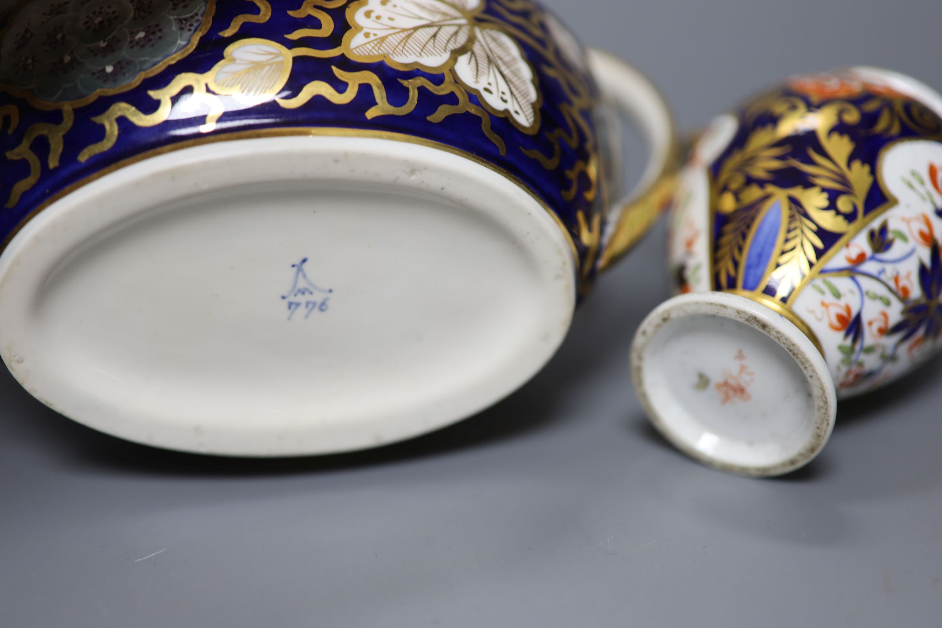 A Chamberlains Worcester Malvern pot pourri pot, a Derby Imari vase, a Minton sucrier, c.1810 and a Davenport Imari jar and cover, t